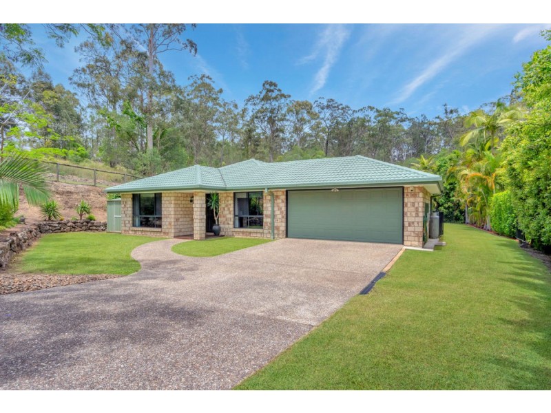 8 The Oval Drive, Mount Nathan QLD 4211