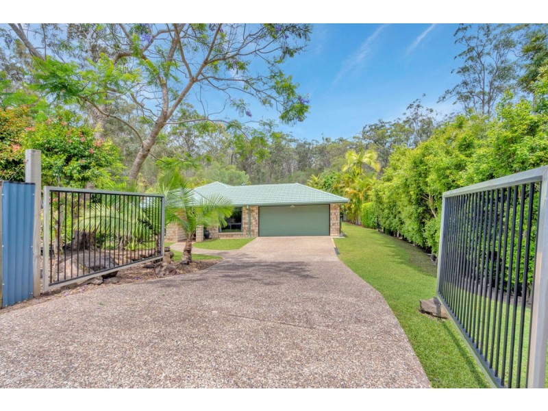 8 The Oval Drive, Mount Nathan QLD 4211