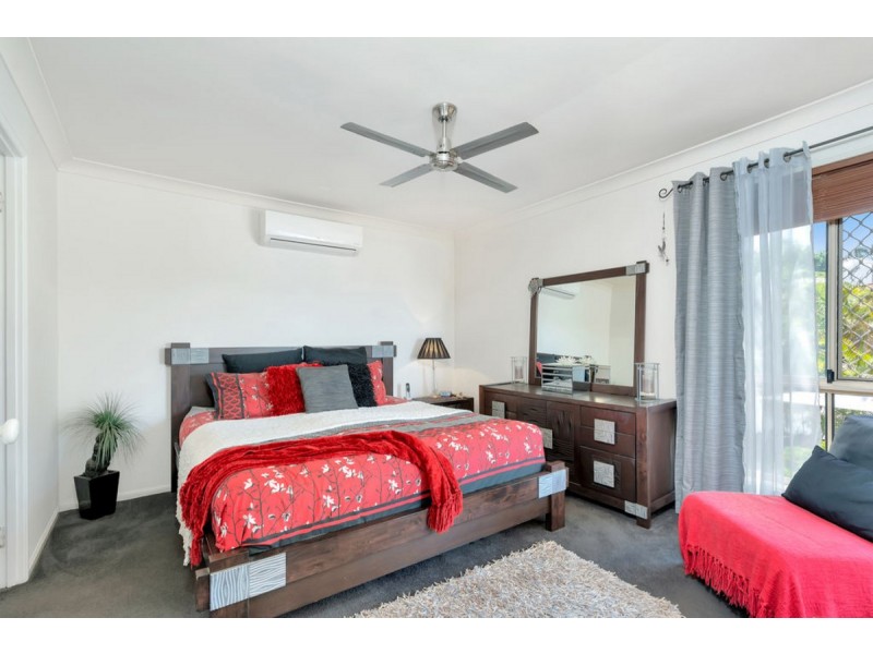 42 Armstrong Way, Highland Park QLD 4211