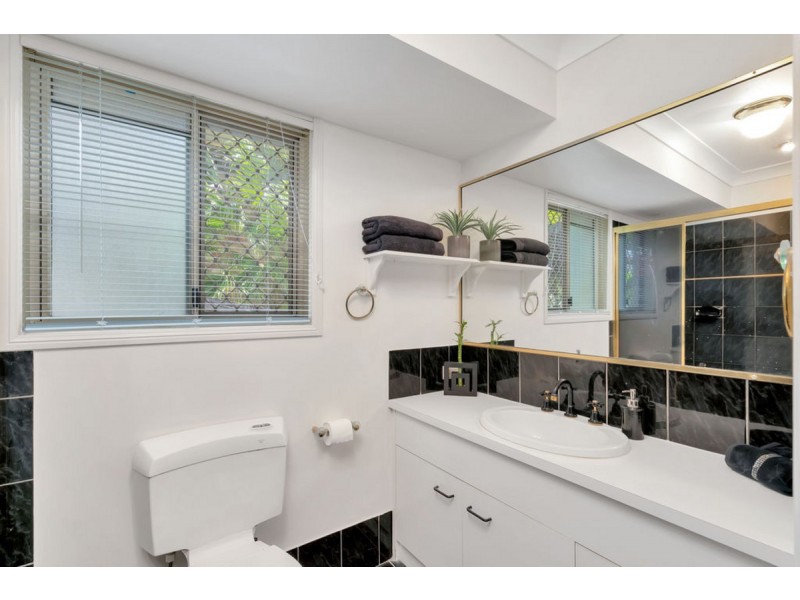 42 Armstrong Way, Highland Park QLD 4211