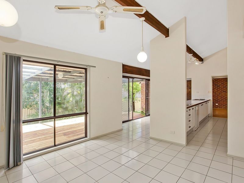 22 Whitian Drive, Carrara QLD 4211