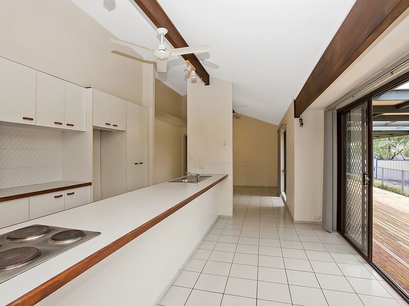 22 Whitian Drive, Carrara QLD 4211