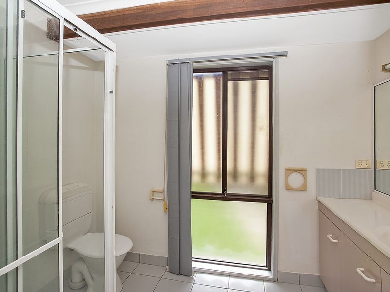 22 Whitian Drive, Carrara QLD 4211