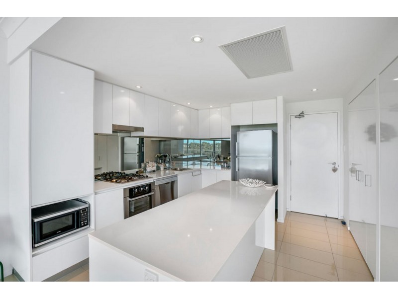 503/15 Compass Drive, Biggera Waters QLD 4216