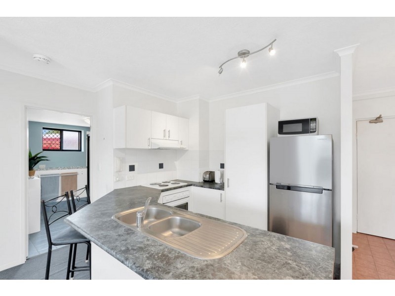 5/10-12 Bath Street, Labrador QLD 4215
