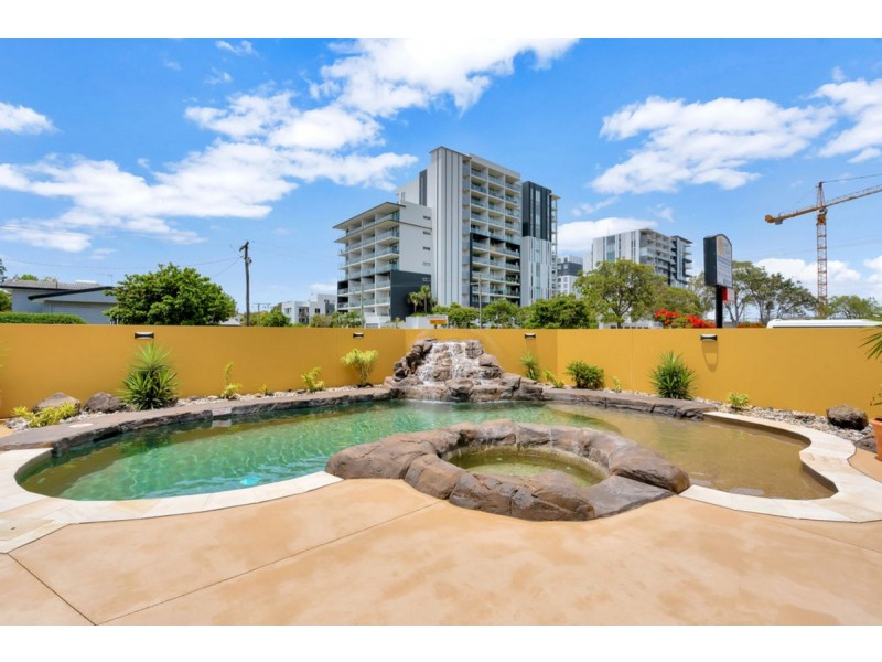 5/10-12 Bath Street, Labrador QLD 4215