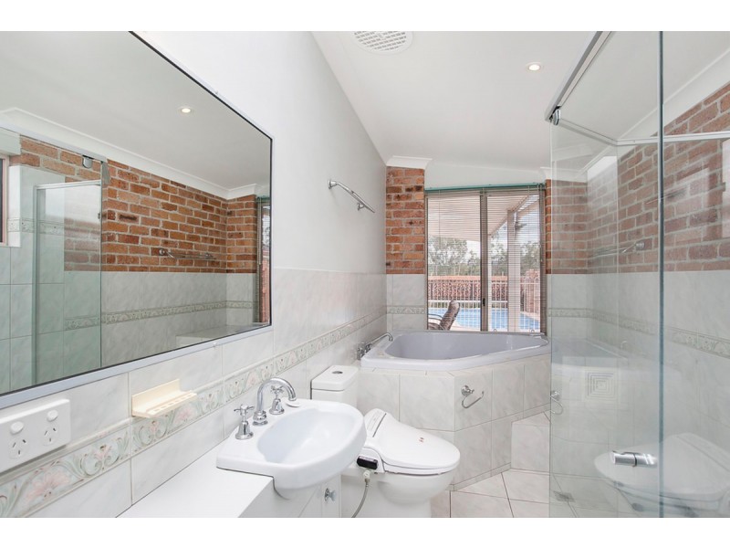 13 Lochinvar Court, Highland Park QLD 4211