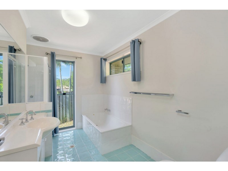 14 Pacific Pines Boulevard, Pacific Pines QLD 4211