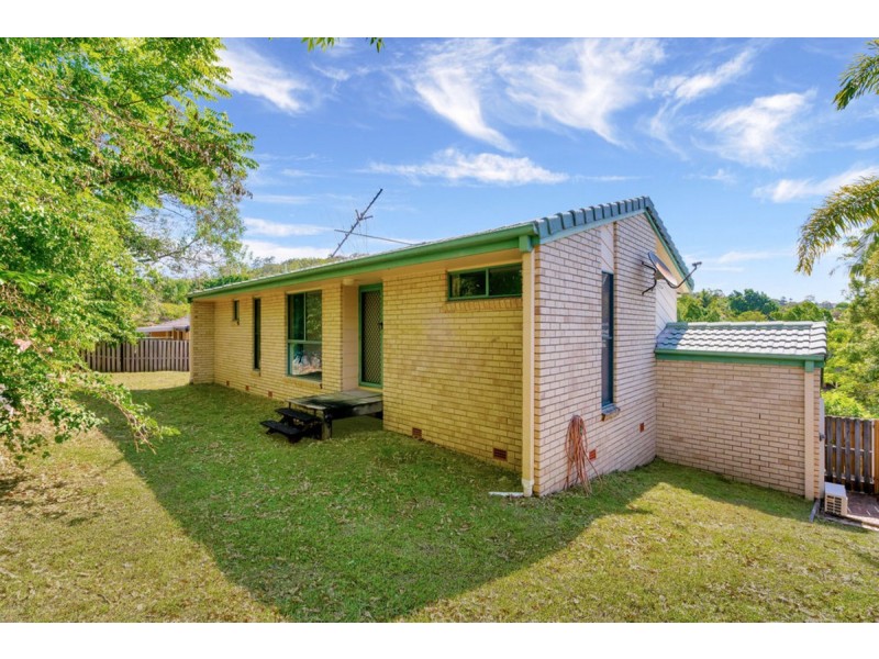 14 Pacific Pines Boulevard, Pacific Pines QLD 4211