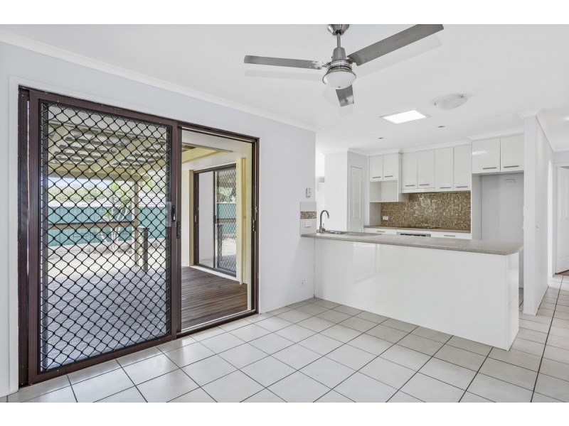 11 Richard Crescent, Highland Park QLD 4211