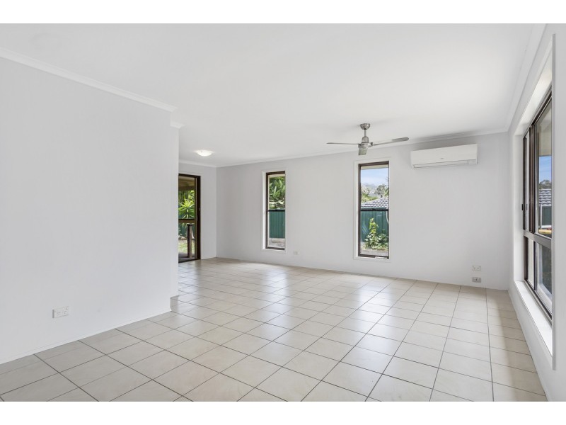 11 Richard Crescent, Highland Park QLD 4211