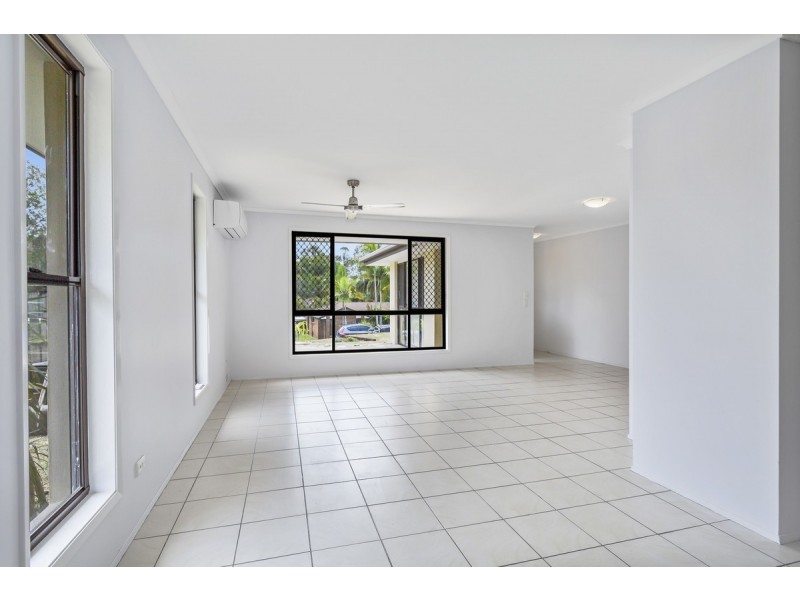 11 Richard Crescent, Highland Park QLD 4211