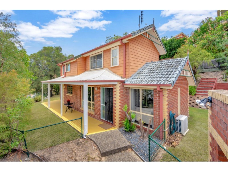 34 Paddington Drive, Carrara QLD 4211