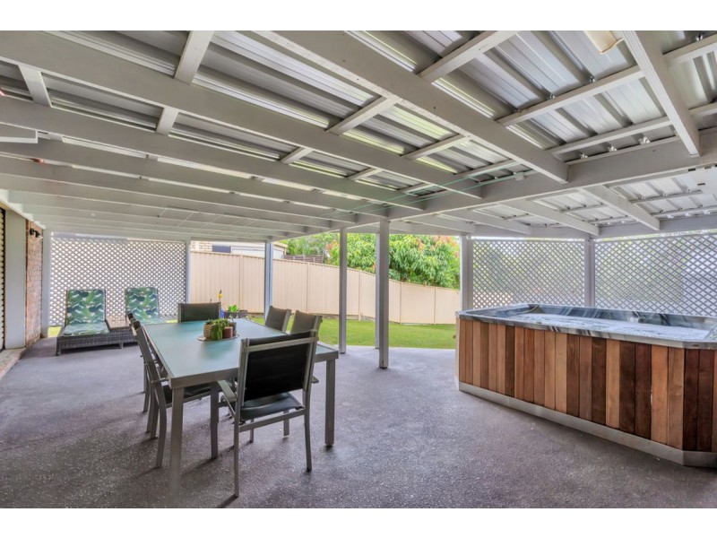 125 Explorers Way, Highland Park QLD 4211