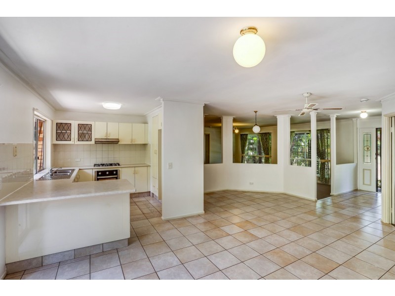 8 Banyula Drive, Gaven QLD 4211