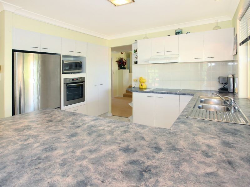 2 Hampstead Court, Highland Park QLD 4211