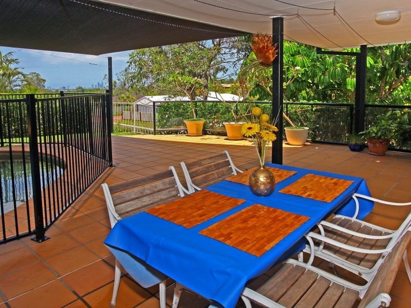 2 Hampstead Court, Highland Park QLD 4211