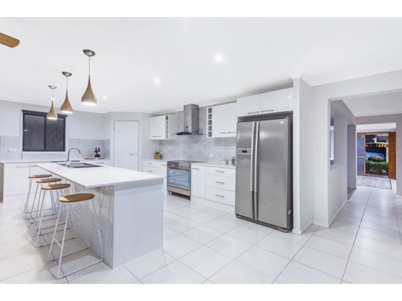 2 Burley Griffin Drive, Maudsland QLD 4210