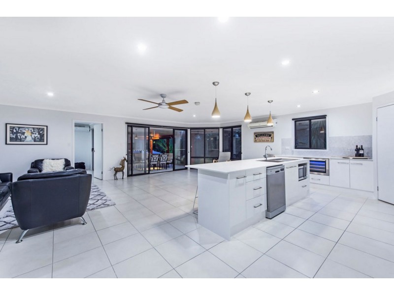 2 Burley Griffin Drive, Maudsland QLD 4210