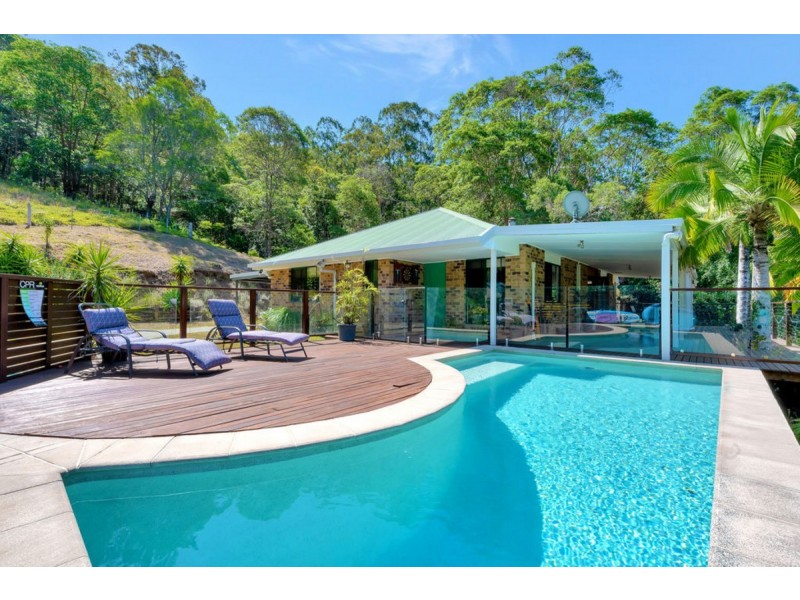 105 Henri Robert Drive, Clagiraba QLD 4211