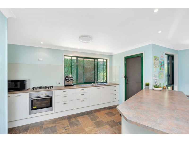 105 Henri Robert Drive, Clagiraba QLD 4211