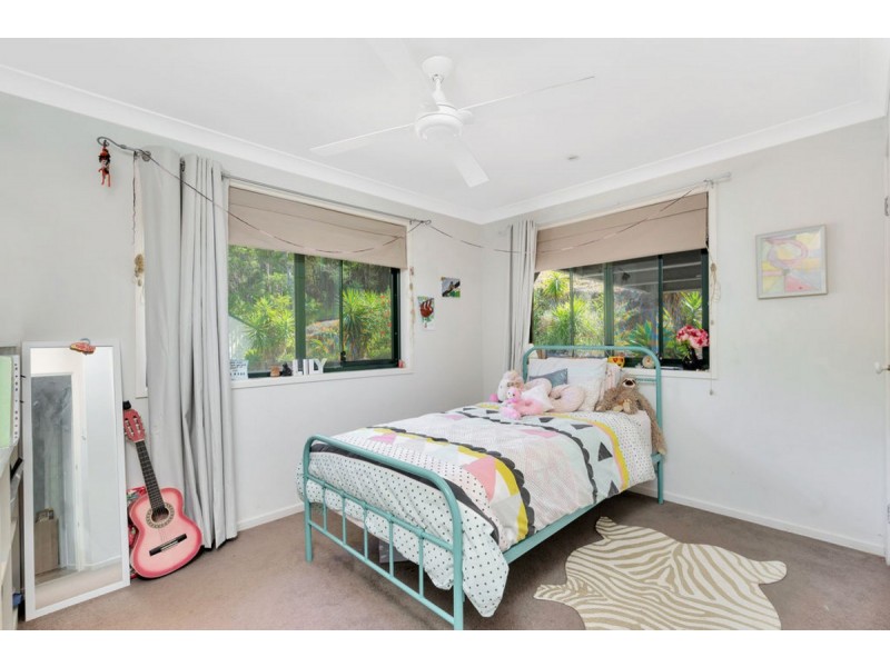 105 Henri Robert Drive, Clagiraba QLD 4211