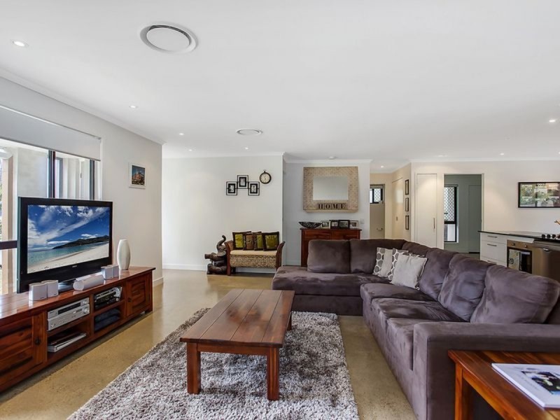 13 Richard Crescent, Highland Park QLD 4211