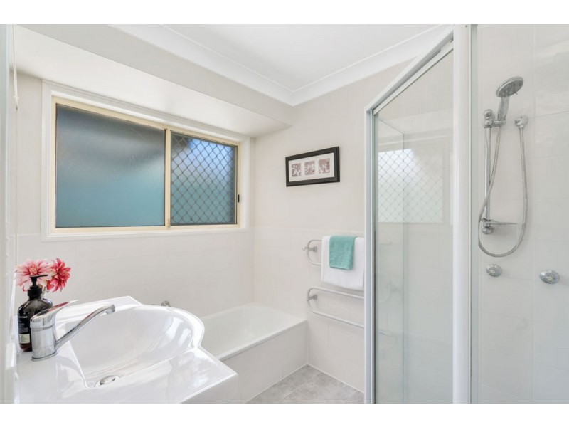 10 Avonbury Court, Carrara QLD 4211