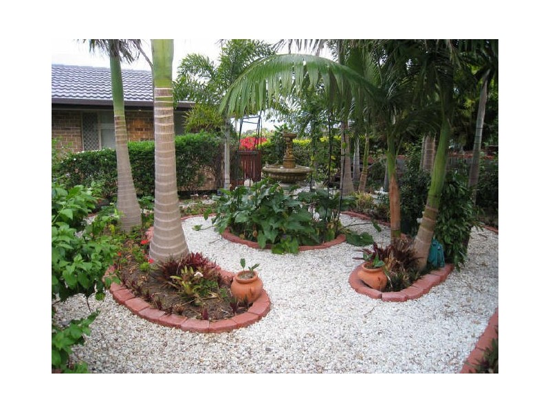 18 Trafalgar Street, Highland Park QLD 4211