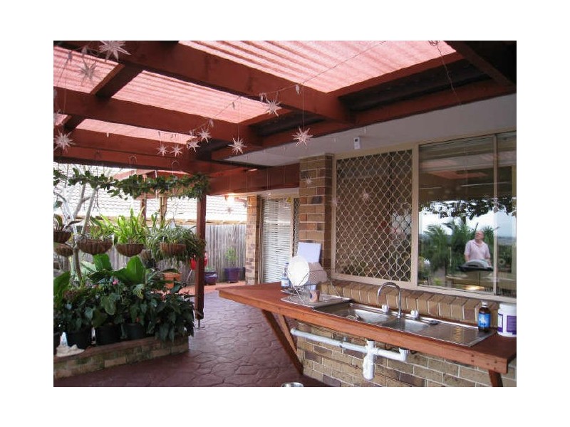 18 Trafalgar Street, Highland Park QLD 4211