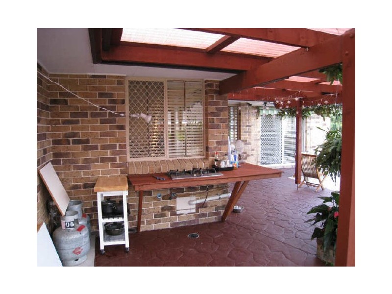 18 Trafalgar Street, Highland Park QLD 4211