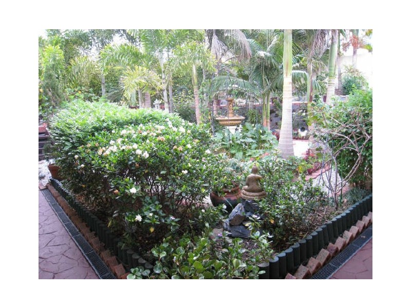 18 Trafalgar Street, Highland Park QLD 4211