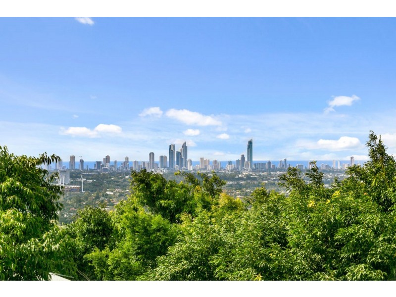 28/2 Ridgeline Way, Highland Park QLD 4211