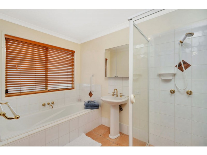 24 Debbie Way, Nerang QLD 4211