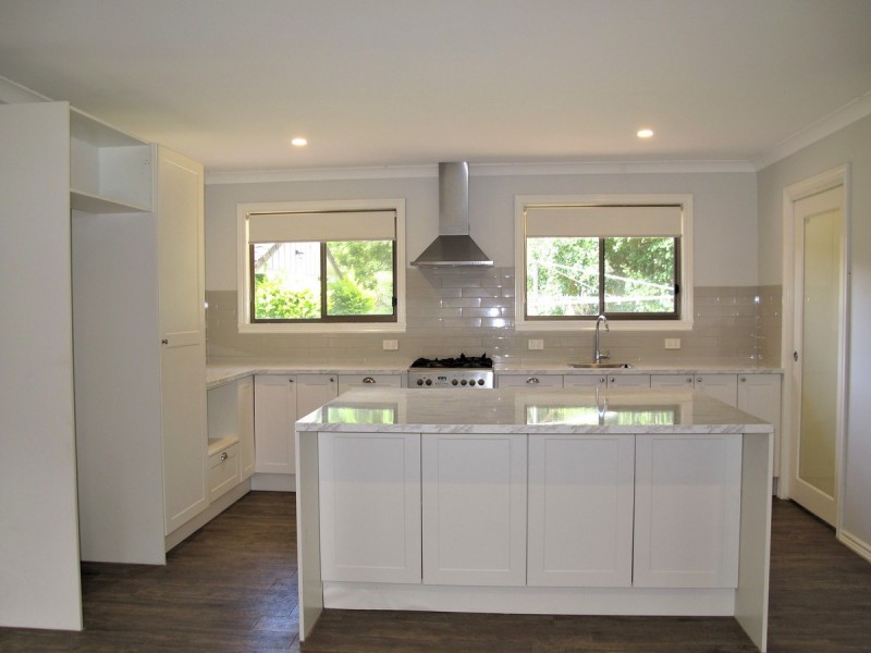 13 Gladrose Crescent, Wongawallan QLD 4210