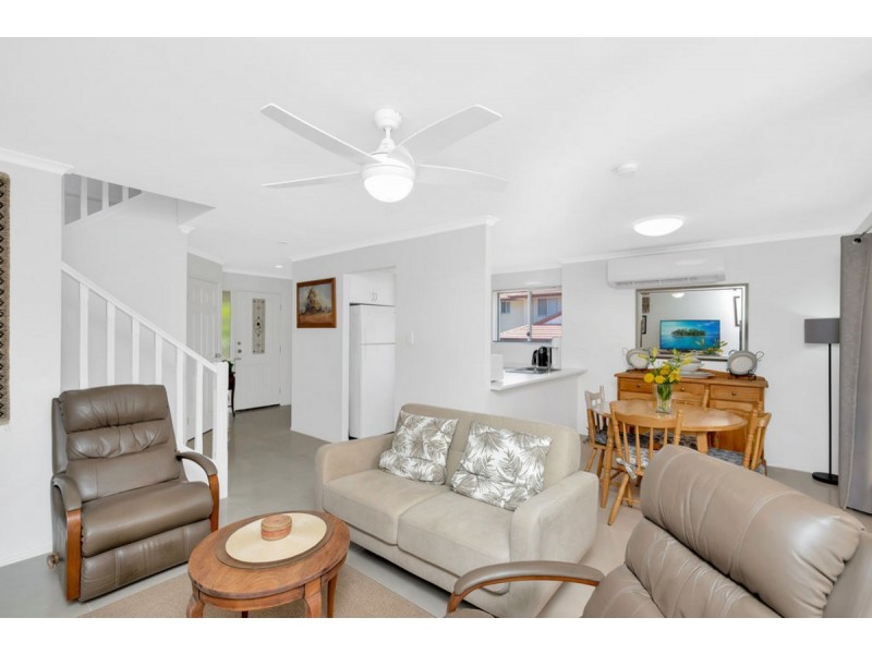 60/102 Alexander Drive, Highland Park QLD 4211