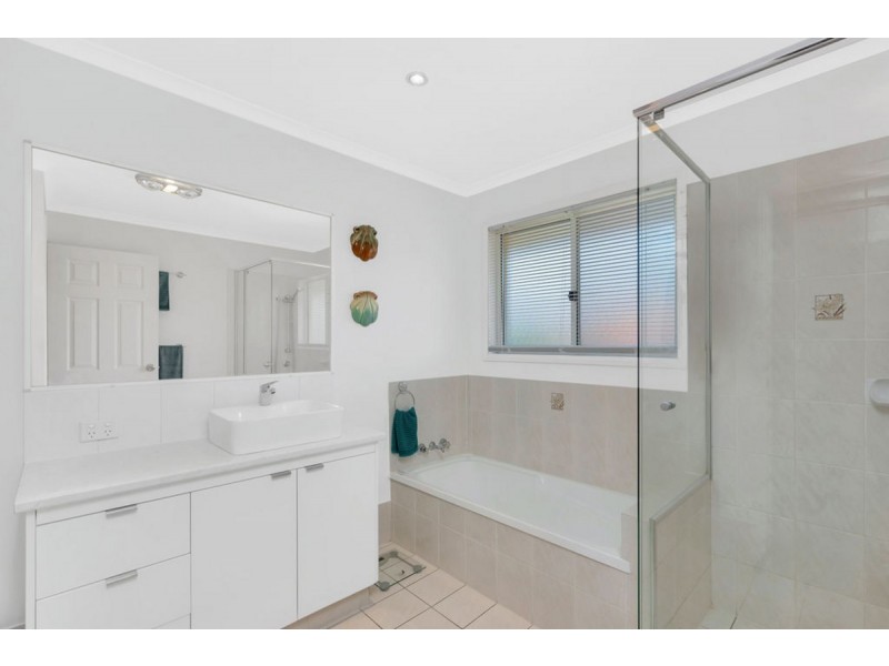 60/102 Alexander Drive, Highland Park QLD 4211