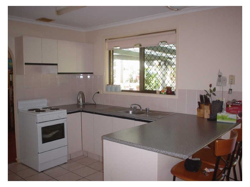 27 Jabiluka Drive, Highland Park QLD 4211