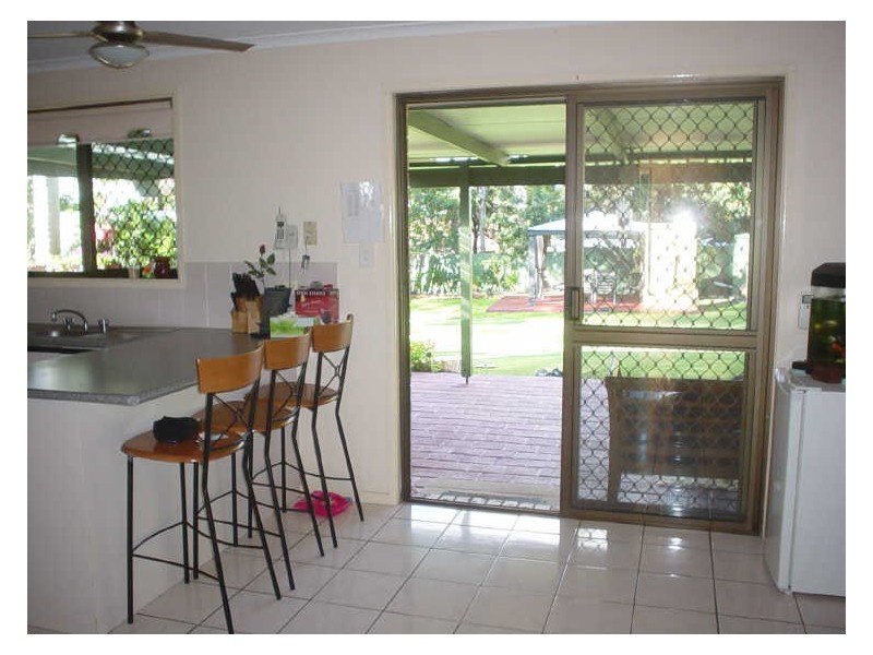 27 Jabiluka Drive, Highland Park QLD 4211