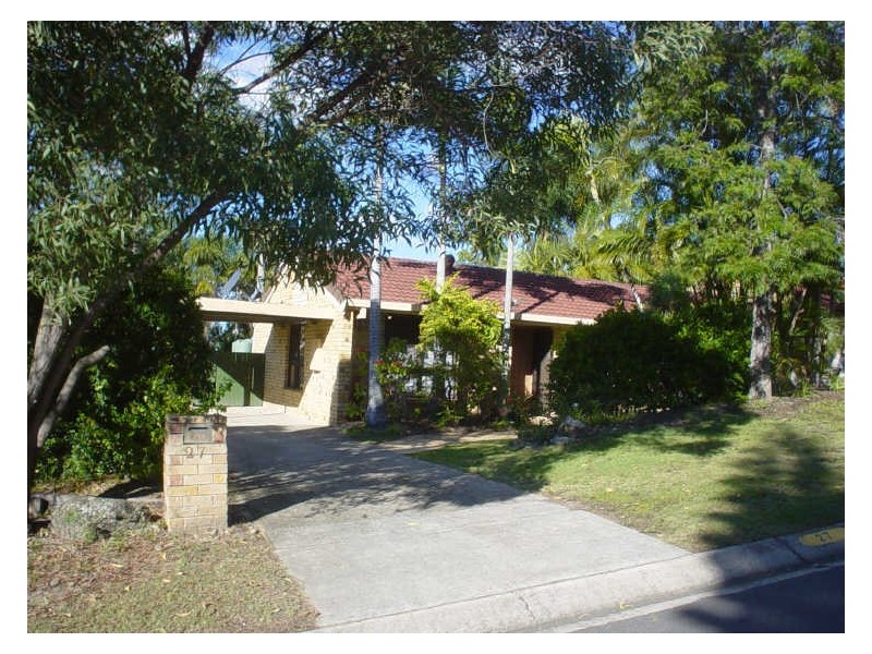 27 Jabiluka Drive, Highland Park QLD 4211
