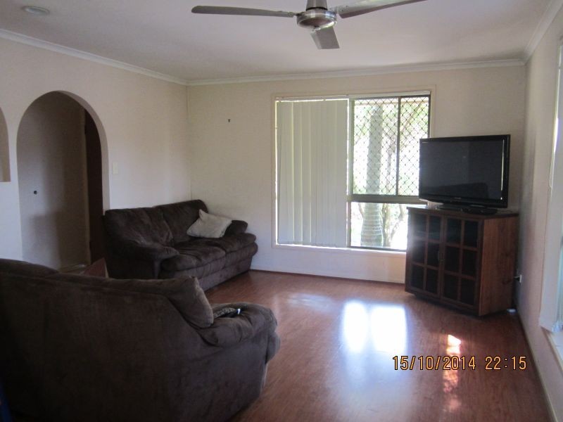 27 Jabiluka Drive, Highland Park QLD 4211