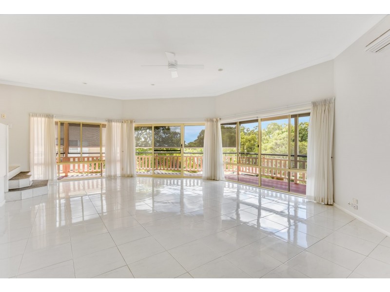 33 Tristania Way, Highland Park QLD 4211