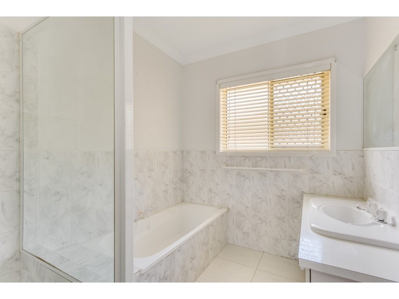 33 Tristania Way, Highland Park QLD 4211