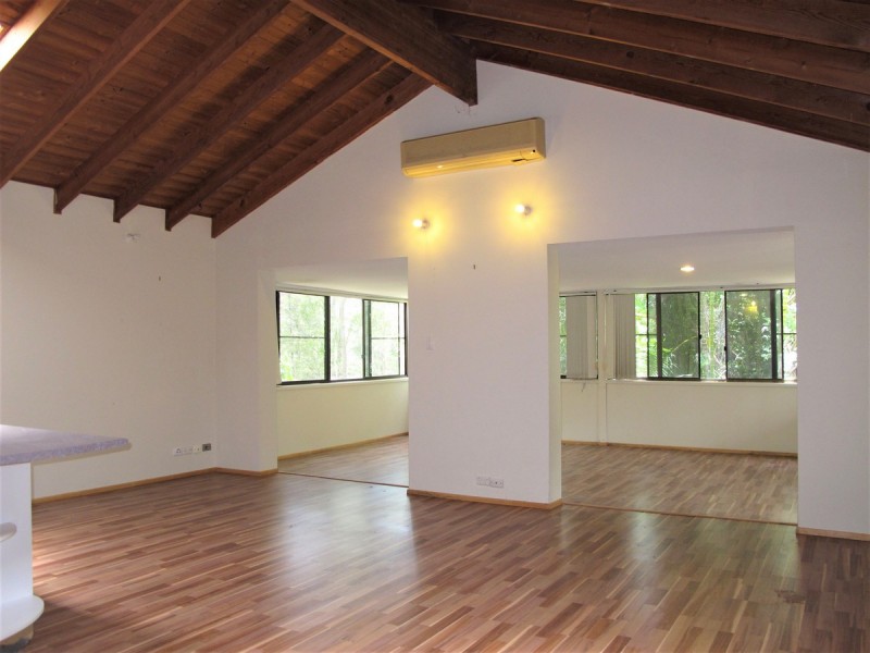 16 Josephine Terrace, Highland Park QLD 4211