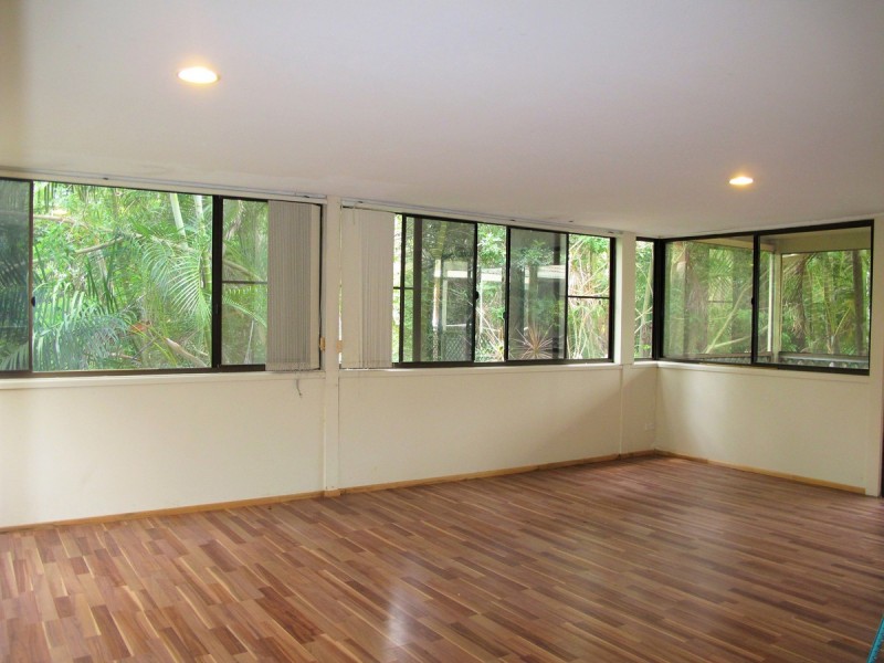 16 Josephine Terrace, Highland Park QLD 4211
