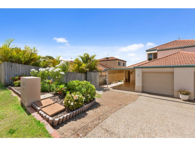 1/4 Kowhai Place, Nerang QLD 4211