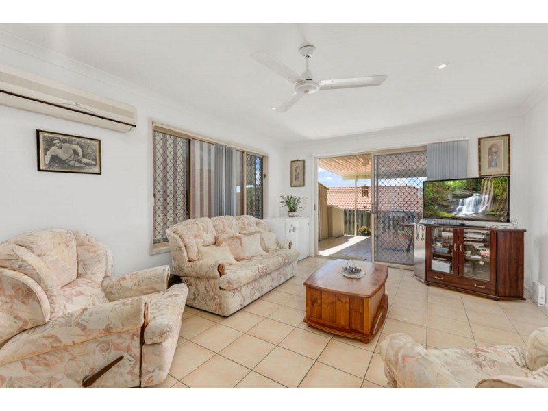 1/4 Kowhai Place, Nerang QLD 4211