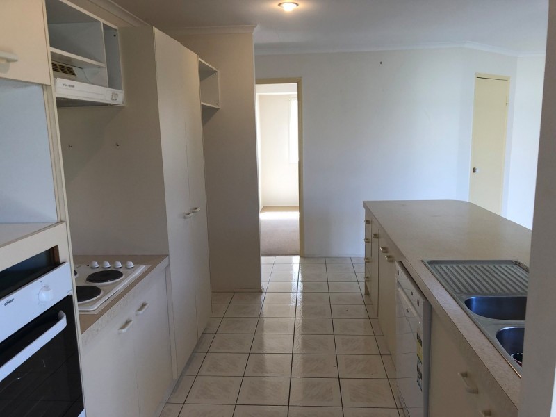 4 Regal Court, Highland Park QLD 4211