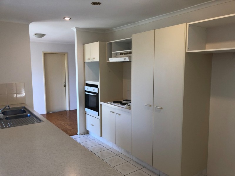 4 Regal Court, Highland Park QLD 4211