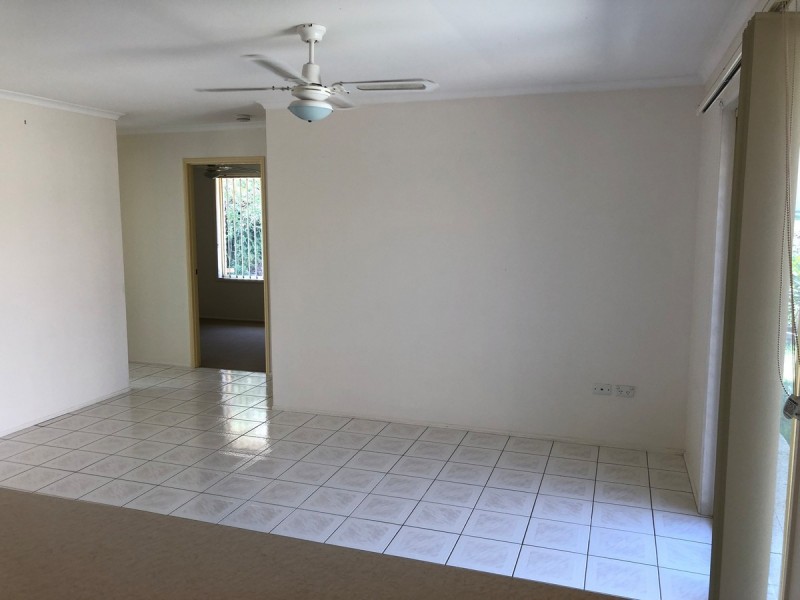 4 Regal Court, Highland Park QLD 4211